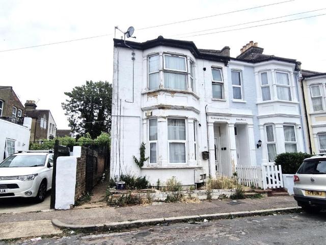 Flat for rent in Sefton