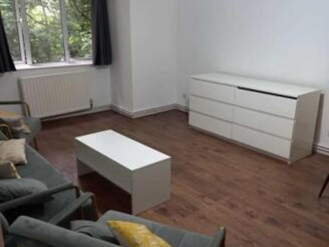 Flat for rent in Cat Hill