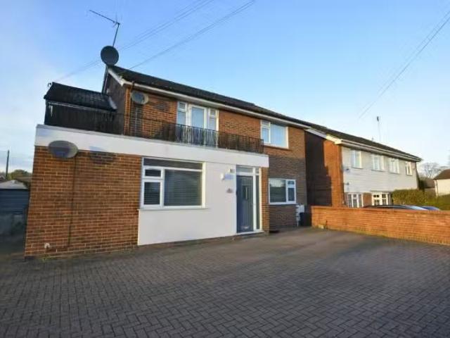 House for rent in Navestock Side, Essex