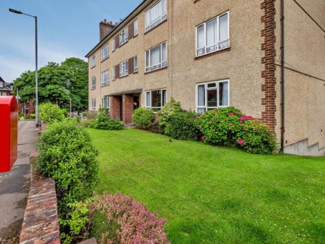 Flat for sale in Broomhill, Scotland