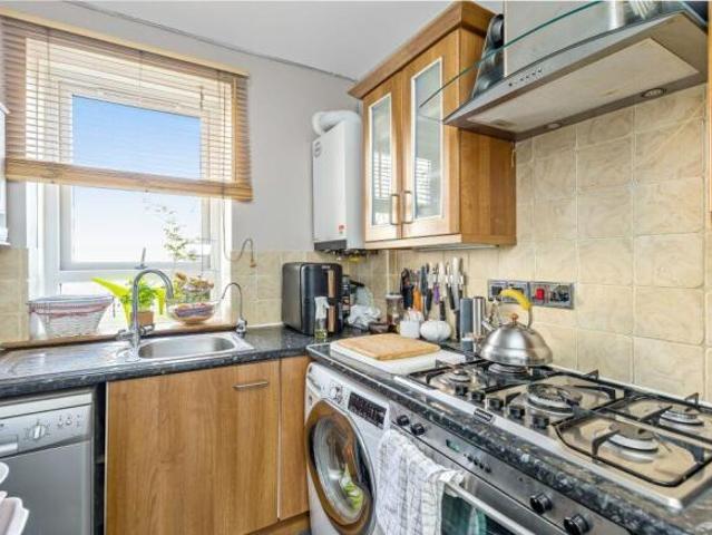 Flat for sale in Granton, Scotland
