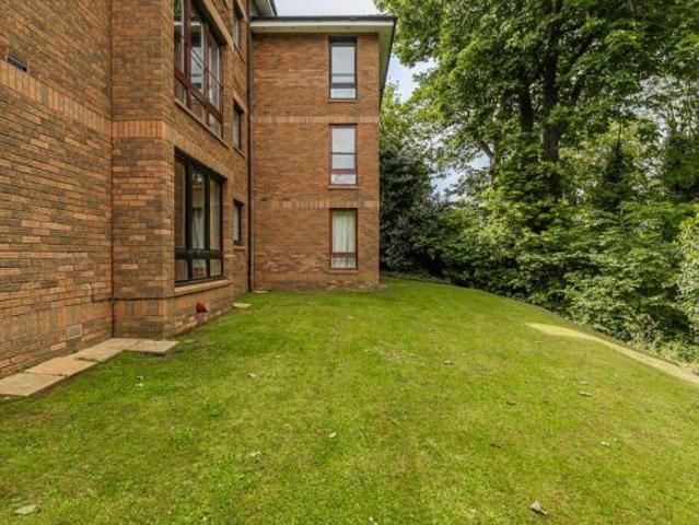 Flat for sale in Granton, Scotland