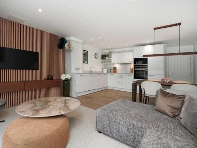 Flat for sale in Craiglockhart, Scotland