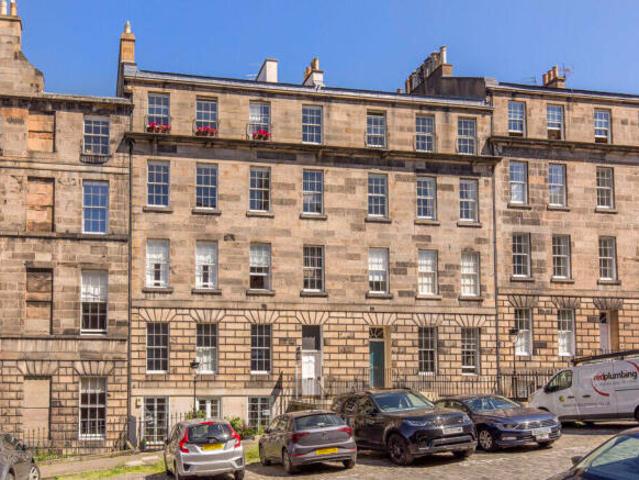 Flat for sale in New Town, Scotland