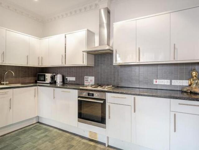 Flat for sale in Cat Hill