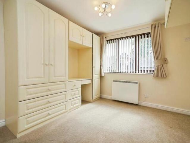 Flat for sale in Tranmere Park, Guiseley