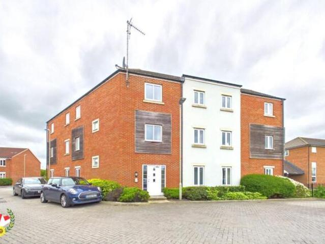 Flat for sale in Gloucester, Gloucestershire