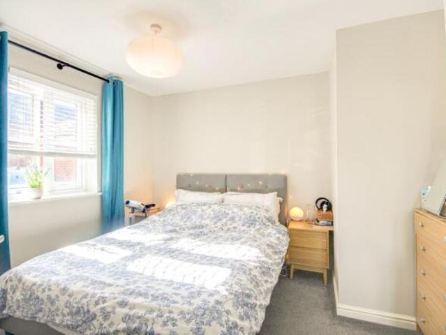 Flat for sale in Coney Hill, Gloucester