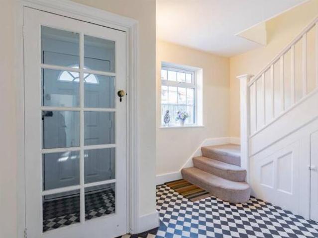Flat for sale in The Bridge, Kent