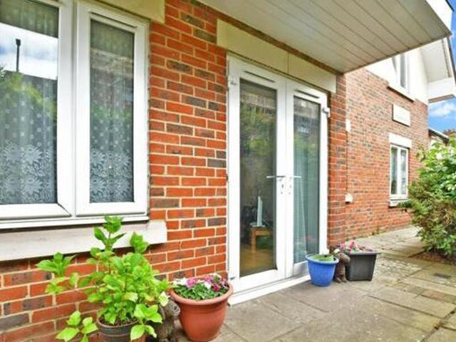 House for sale in Hillview, Surrey