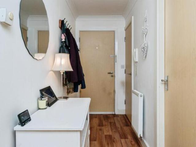 Flat for sale in Saltney, Wales