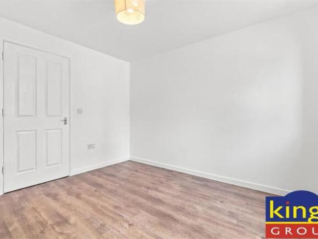 Flat for sale in Edmonton, Greater London