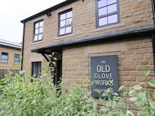 House for sale in Charlesworth, East Midlands