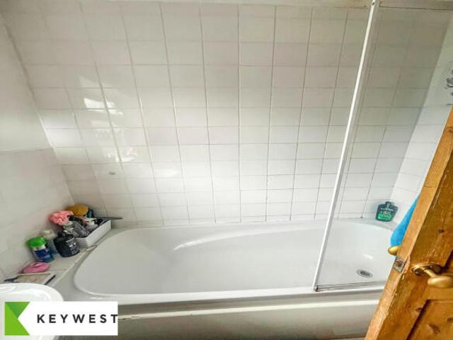 Flat for sale in Kirby Frith, Old Wharf