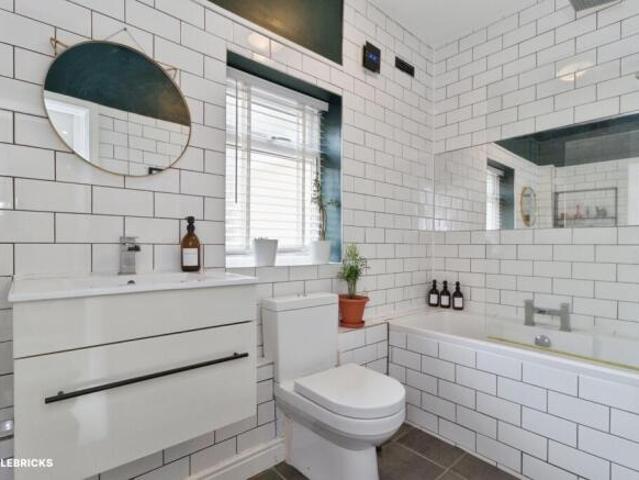Flat for sale in Cat Hill