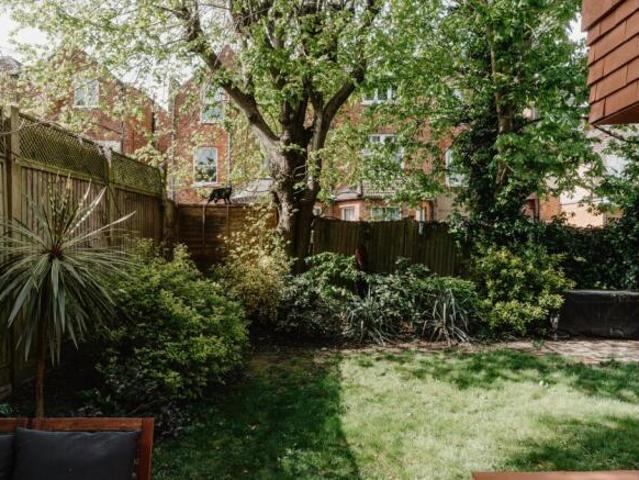 Flat for sale in Cat Hill