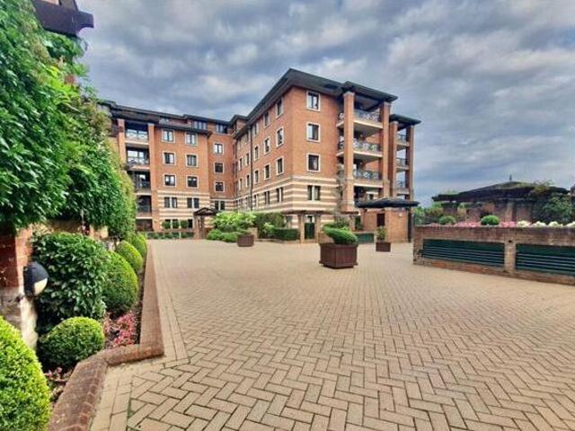 House for sale in Greater London