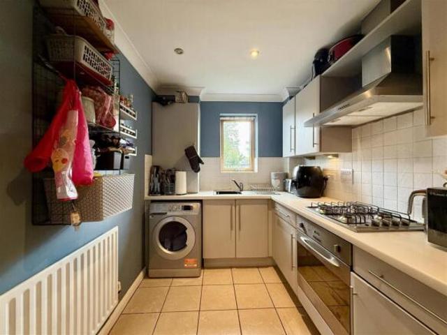 Flat for sale in Ravenswood, Key Street