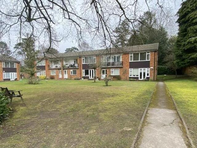 House for sale in Fole, Surrey