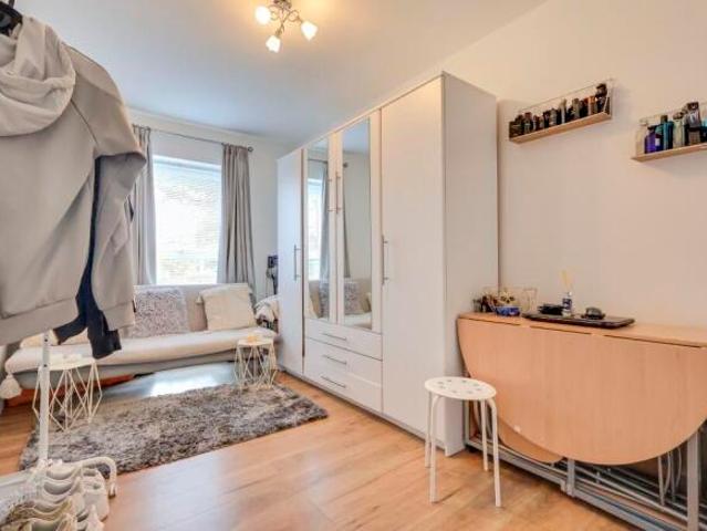 Flat for sale in Sholing, City Of Southampton