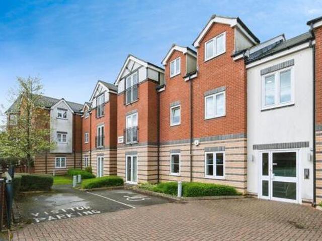 House for sale in Roundhay, West Yorkshire