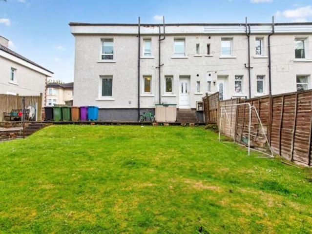 Flat for sale in Carntyne, Scotland