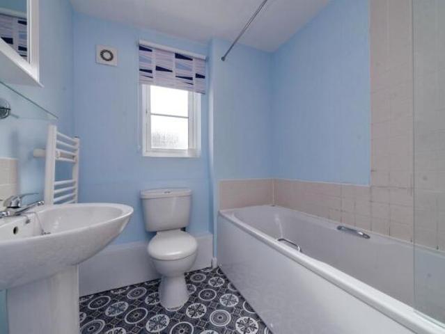 Flat for sale in Marfleet, Hull