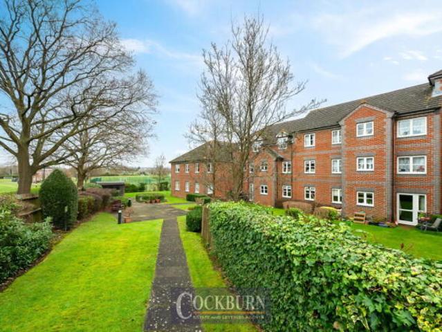 Flat for sale in Grove Park, Greater London