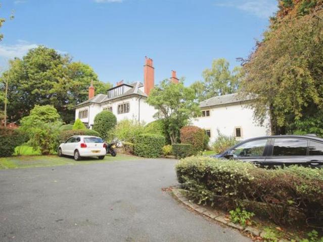 Flat for sale in Hyde Park, Leeds