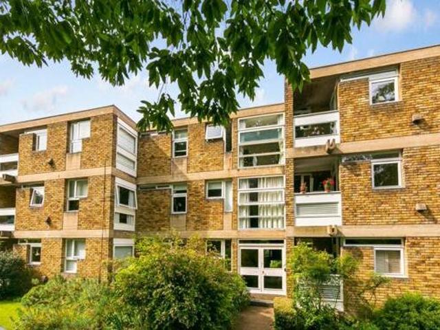 House for sale in Deepcut, Surrey