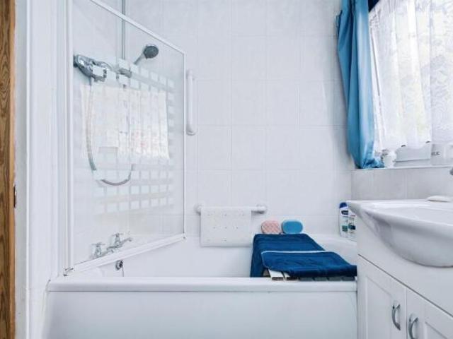 Flat for sale in Hill, City Of Southampton