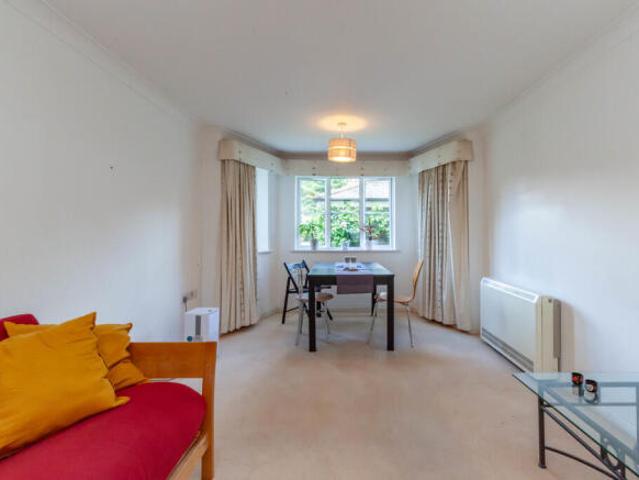 Flat for sale in Osney, The Slade