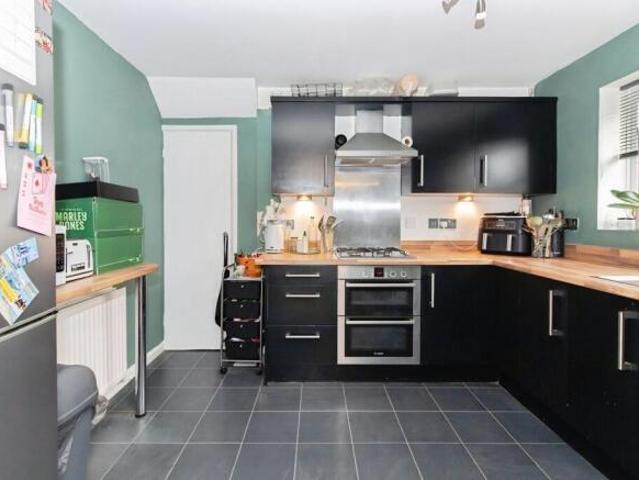 Flat for sale in London Borough of Croydon, Greater London