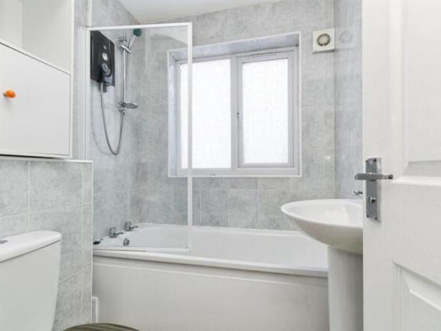 Flat for sale in Sherwood, Sandown Park