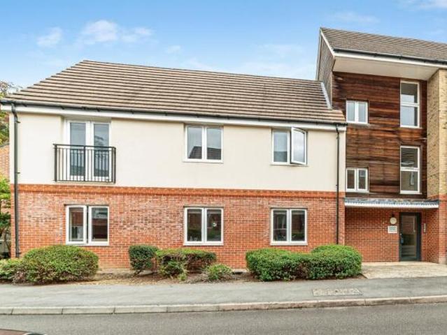 Flat for sale in Basingstoke, Basingstoke and Deane
