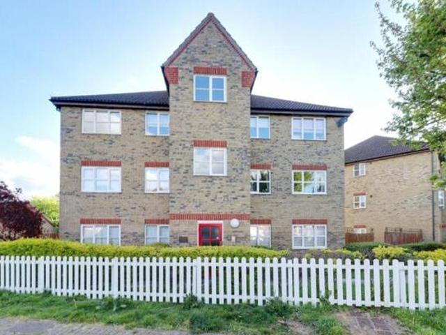 House for sale in South Ockendon, Essex
