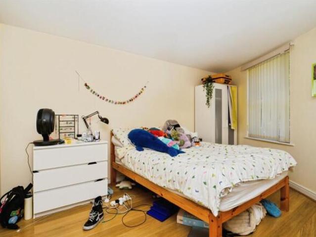 Flat for sale in Wincheap, The Bridge