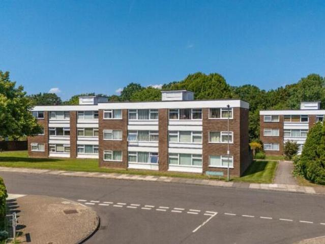 Flat for sale in Orpington, Greater London