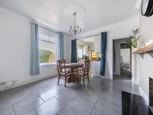 Flat for sale in Sandown Park, Kent