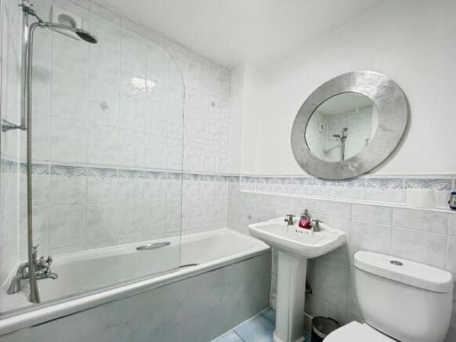 Flat for sale in Apperley Bridge, West Yorkshire