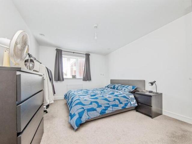 Flat for sale in Chelmondiston, Suffolk