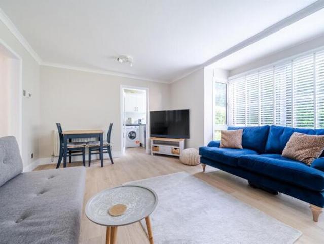 Flat for sale in Enfield, Greater London
