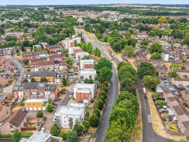 Flat for sale in Priest Down, Hampshire