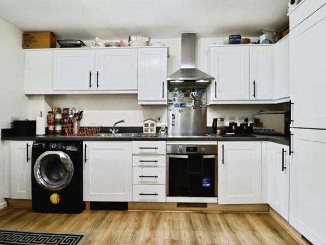 Flat for sale in Wyncliffe Gardens, Cardiff