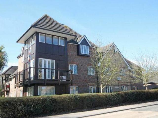 Flat for sale in Helford, Hampshire