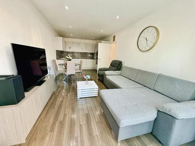 Apartment for rent in Watford Heath, North Watford