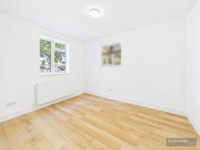 Apartment for rent in Hook, Greater London