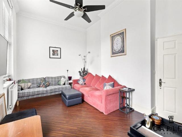 Apartment for rent in Fairlop, Greater London