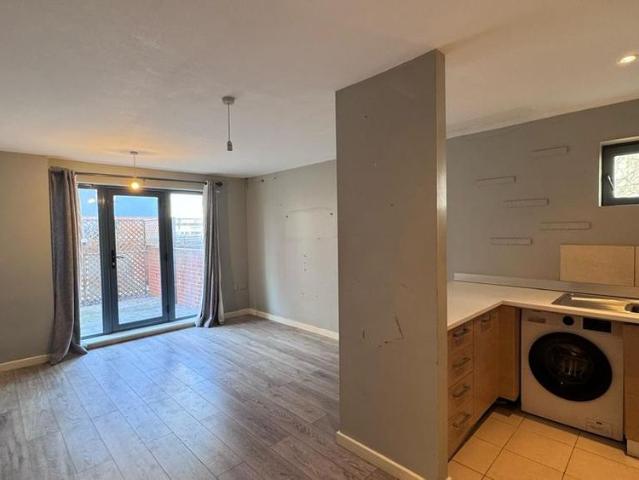 Apartment for rent in Roding Riverside, Greater London