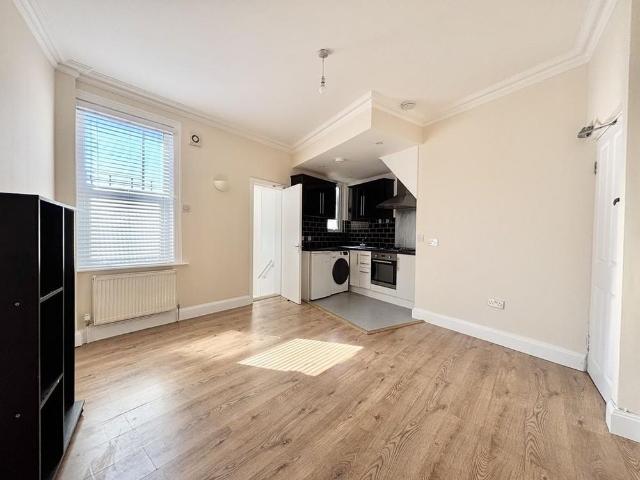 Apartment for rent in London Borough of Croydon, Greater London